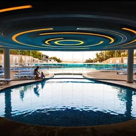 Hotel Waterplanet & Aquapark Okurcalar
