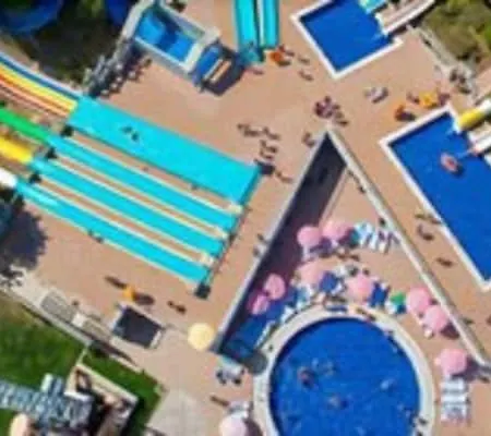 Waterplanet & Aquapark 호텔 오쿠르칼라르
