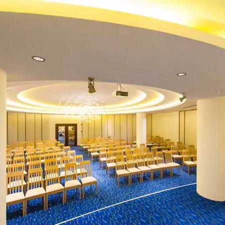 호텔 Waterplanet & Aquapark 4*