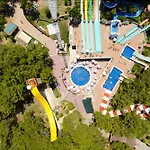 Waterplanet & Aquapark Otel