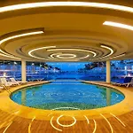 Hotel Waterplanet & Aquapark 4*