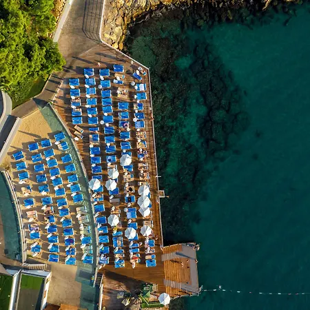 Otel Waterplanet & Aquapark 4*