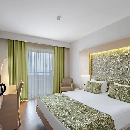 Otel Waterplanet & Aquapark 4*