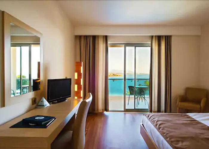Hotel Waterplanet & Aquapark 4*