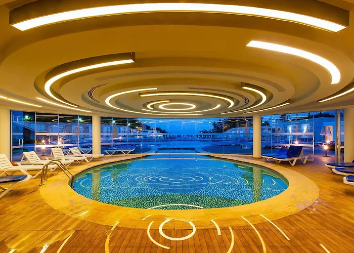 Hotel Waterplanet & Aquapark 4*