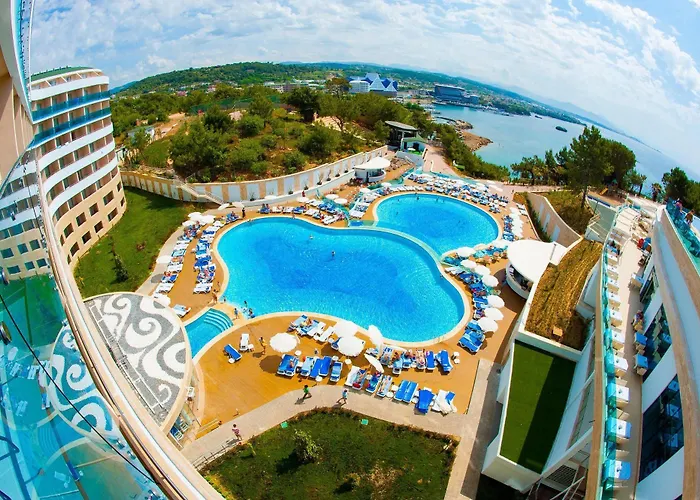 Waterplanet & Aquapark Hotel 4*