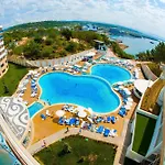 Waterplanet & Aquapark Hotel 4*
